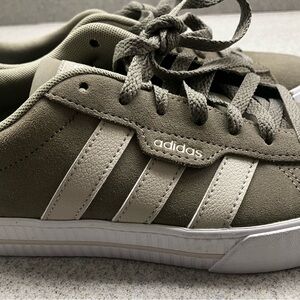 Adidas sneakers/ 3 stripe /khaki with tan stripes /women’s size 8/men’s size 6.5